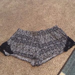 Tribal print shorts with lace